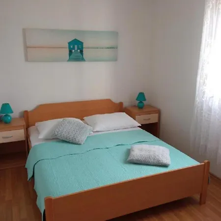 Apartment Simi Supetar