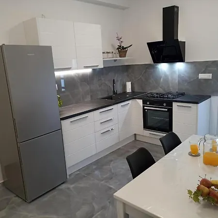 Apartment Simi