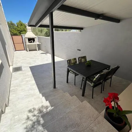 Simi Apartment Supetar